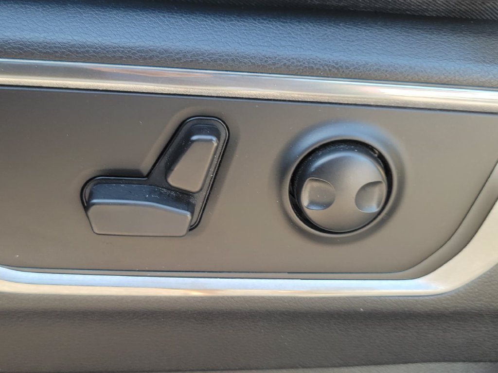 Used 2023 RAM 1500 Laramie AWD/4WD image 36