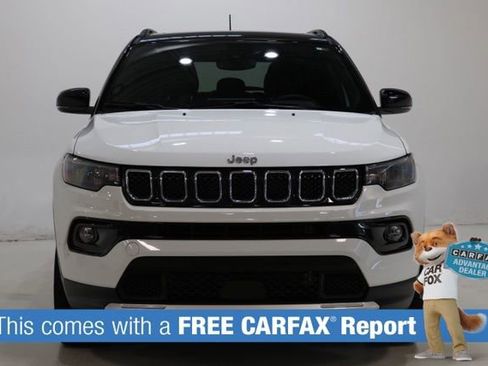 Used 2023 Jeep Compass Limited w/ Sun and Sound Group AWD/4WD image 2
