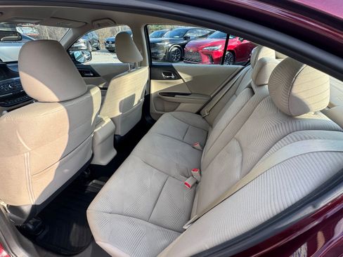 Used 2017 Honda Accord LX image 12