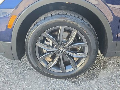 Used 2023 Volkswagen Tiguan SE FWD image 5