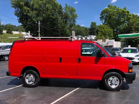 Used 2021 Chevrolet Express 2500 w/ Driver Convenience Package RWD image 7