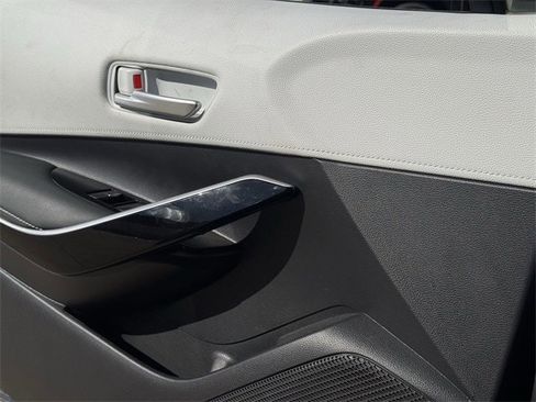 Used 2022 Toyota Corolla XSE image 25