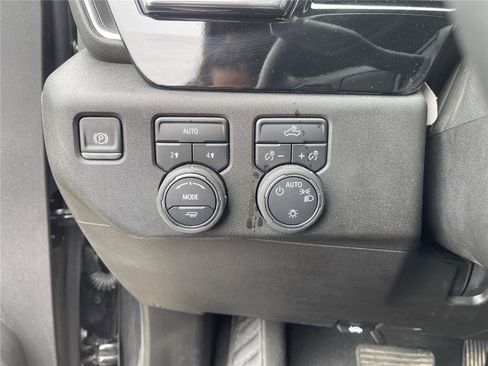 Used 2025 Chevrolet Silverado 1500 LT AWD/4WD image 21