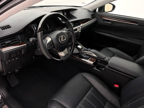 Used 2017 Lexus ES 350 w/ Luxury Package FWD image 12