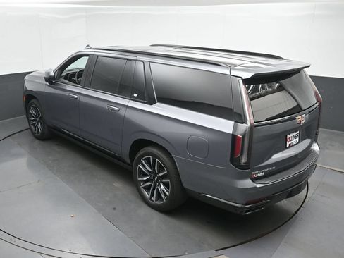 Used 2021 Cadillac Escalade ESV Sport w/ Driver Assist Tech Package AWD/4WD image 38