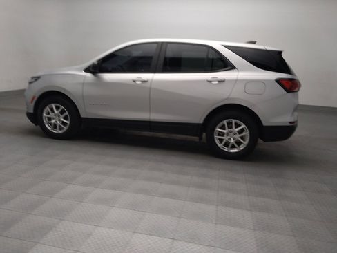 Used 2022 Chevrolet Equinox LS w/ LS Convenience Package image 3