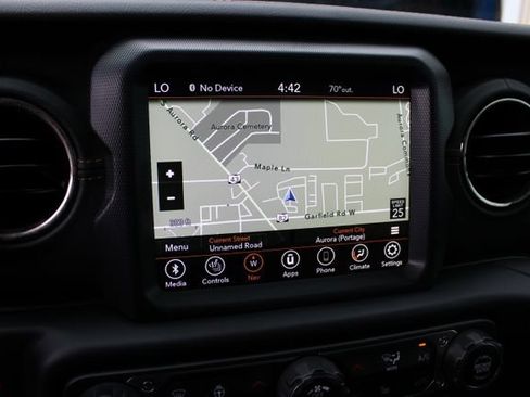 Used 2023 Jeep Wrangler Unlimited Sahara AWD/4WD image 24