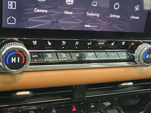 Used 2024 GMC Canyon AT4 w/ AT4 Premium Package image 28