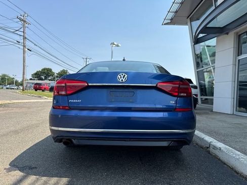 Used 2016 Volkswagen Passat 1.8T R-Line w/ R-Line Lighting Package FWD image 9
