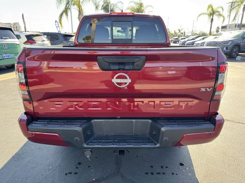 Used 2022 Nissan Frontier SV w/ Technology Package image 9