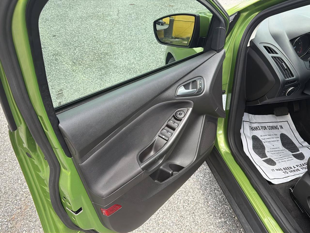 Used 2018 Ford Focus SEL FWD image 9