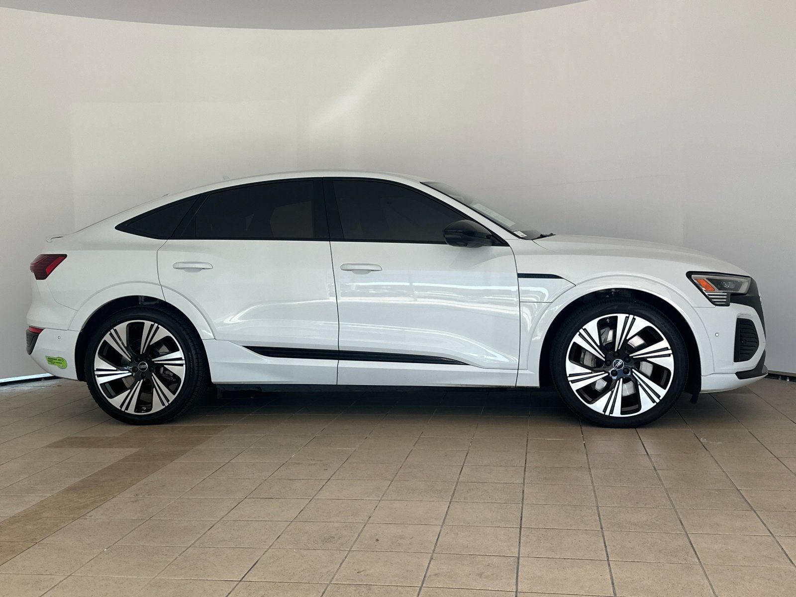 Used 2024 Audi Q8 e-tron Prestige w/ Prestige Package AWD/4WD image 7