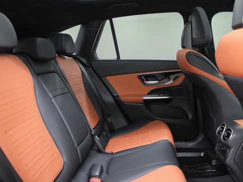 Used 2024 Mercedes-Benz GLC 300 image 27