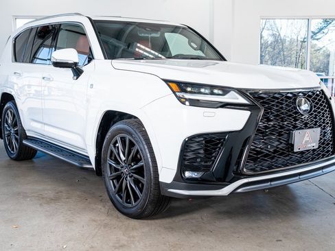 Used 2024 Lexus LX 600 F Sport image 4