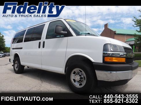 Used 2017 Chevrolet Express 3500 RWD image 1