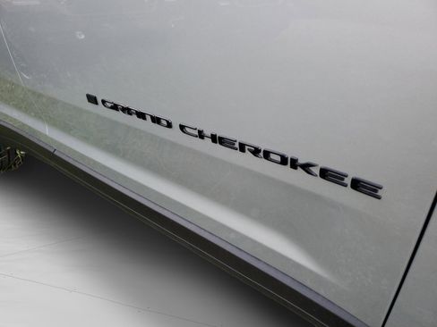 New 2025 Jeep Grand Cherokee Altitude RWD image 29