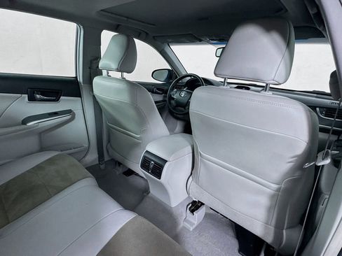 Used 2012 Toyota Camry XLE w/ Leather Pkg image 30