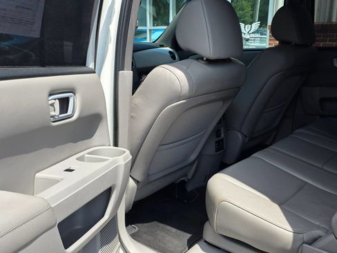 Used 2015 Honda Pilot Touring image 22