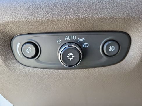 Used 2020 Chevrolet Traverse Premier w/ LPO, Floor Liner Package FWD image 23