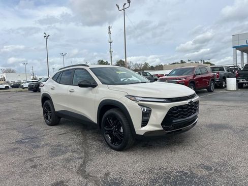 New 2026 Chevrolet Trax ACTIV w/ Driver Confidence Package image 1