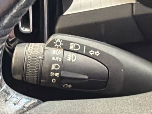 Used 2019 Volvo XC40 T5 Momentum AWD/4WD image 41