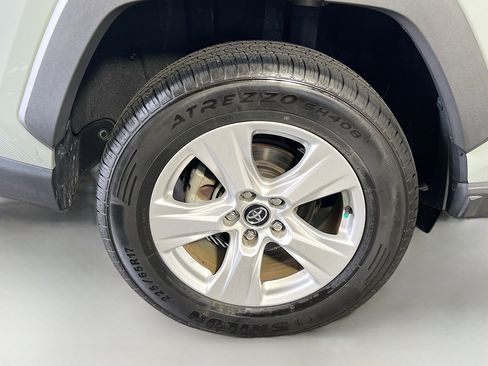 Used 2021 Toyota RAV4 XLE FWD image 13