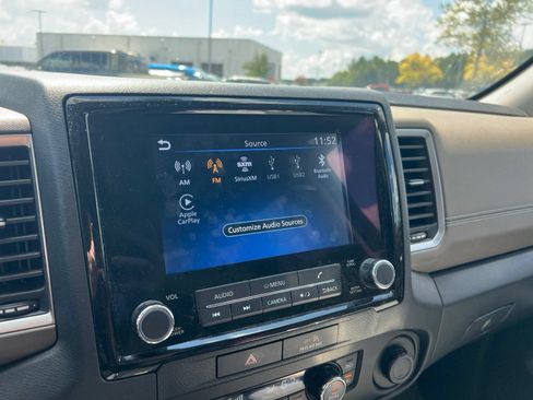 Used 2023 Nissan Frontier SV w/ Technology Package RWD image 10