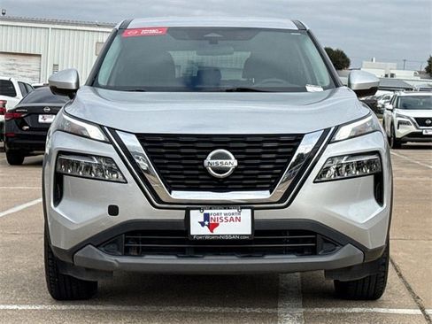 Certified 2021 Nissan Rogue SV image 4