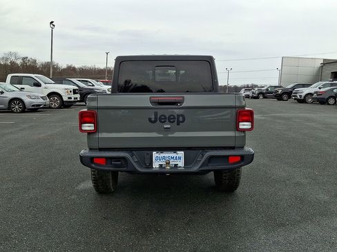 Used 2021 Jeep Gladiator Willys image 5