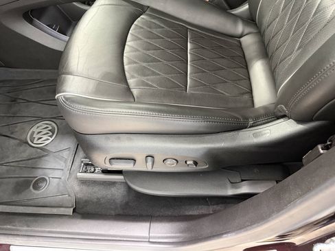 Used 2023 Buick Enclave Avenir AWD/4WD image 10