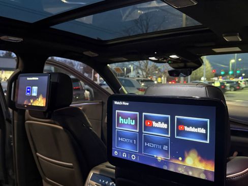 Used 2024 Cadillac Escalade ESV Premium Luxury Platinum w/ Heavy-Duty Trailer Package image 16