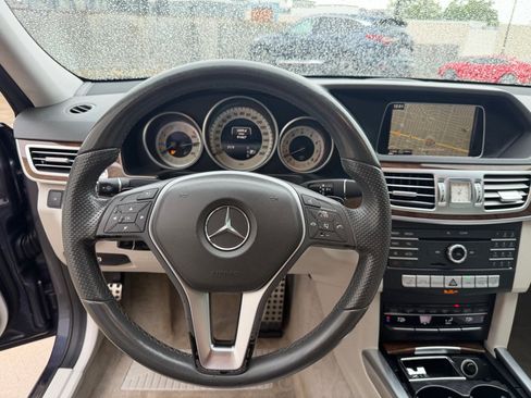 Used 2016 Mercedes-Benz E 350 Sedan w/ Premium Package image 10