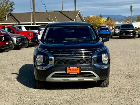 Used 2024 Mitsubishi Outlander SE image 8