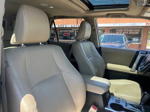 Used 2018 Toyota 4Runner Limited AWD/4WD image 28