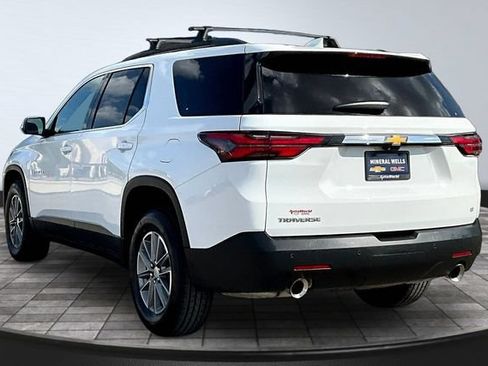 Used 2023 Chevrolet Traverse LT FWD image 5