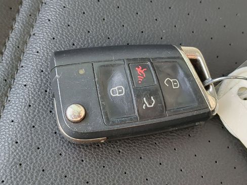 Used 2021 Volkswagen Golf 4-Door image 33