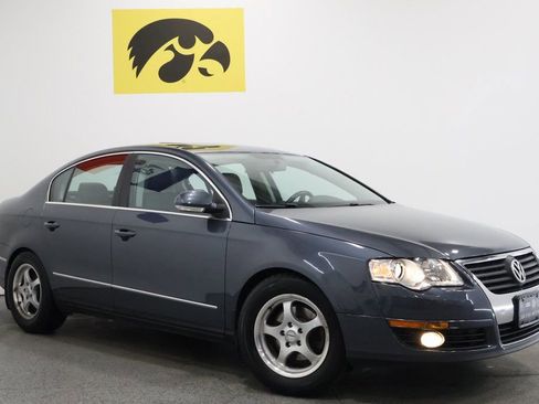Used 2010 Volkswagen Passat Komfort image 2
