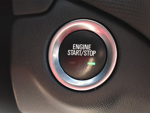 Used 2022 Chevrolet Equinox RS w/ Infotainment Package image 38