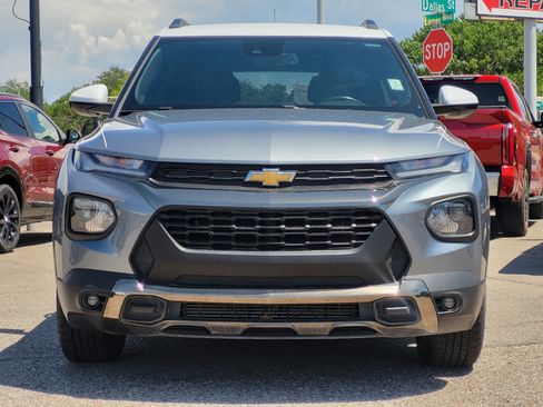Used 2021 Chevrolet TrailBlazer ACTIV w/ Convenience Package FWD image 2