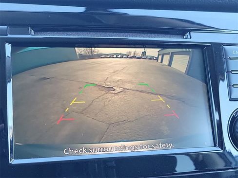 Used 2019 Nissan Rogue SV image 18