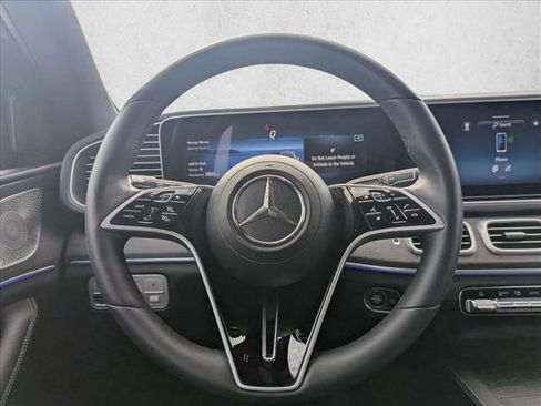 Used 2025 Mercedes-Benz GLE 350 4MATIC image 11