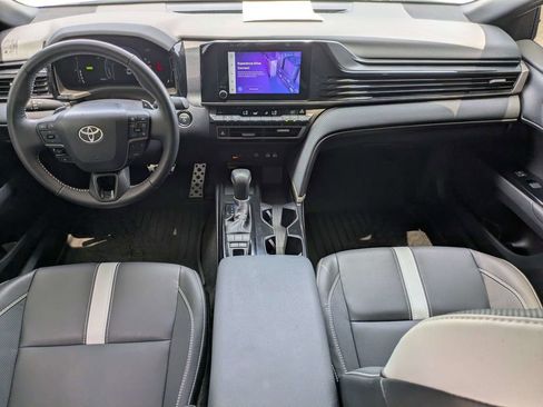 Used 2025 Toyota Camry SE FWD image 30