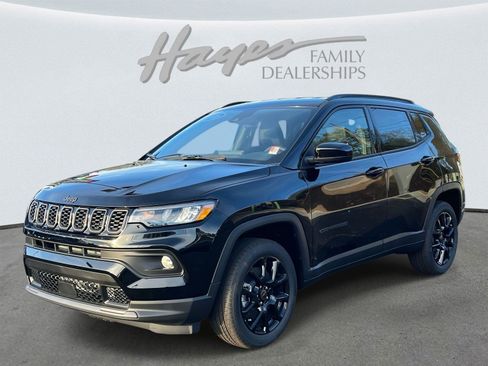 New 2026 Jeep Compass Latitude image 3