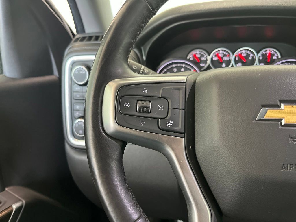Used 2020 Chevrolet Silverado 1500 LT w/ Convenience Package AWD/4WD image 6