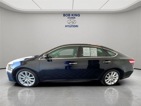 Used 2013 Toyota Avalon XLE Touring FWD image 2