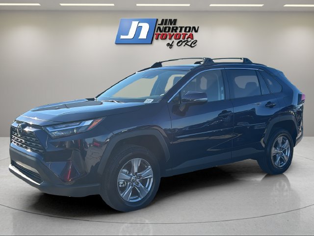 Used 2025 Toyota RAV4 XLE w/ Convenience Package FWD image 1