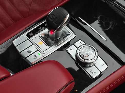 Used 2019 Mercedes-Benz SL 550 image 29