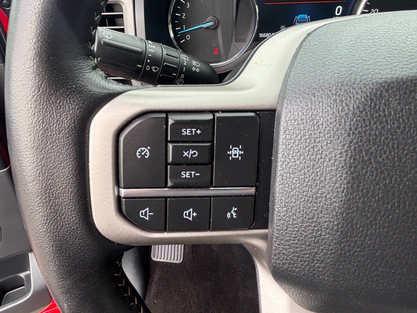 Used 2023 Ford Expedition XLT RWD image 22