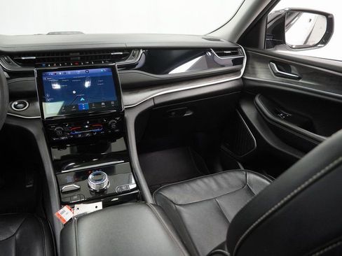 Used 2022 Jeep Grand Cherokee Limited 4xe image 27