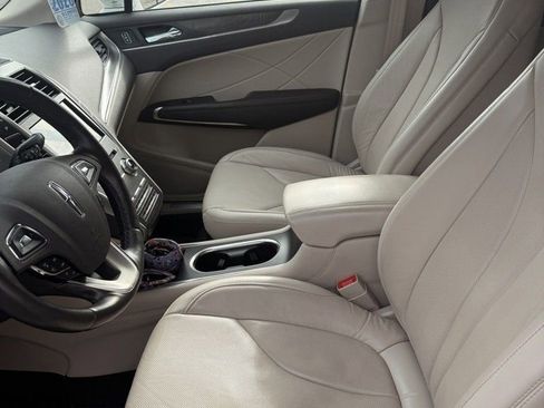 Used 2019 Lincoln MKC Reserve w/ MKC Climate Package image 4